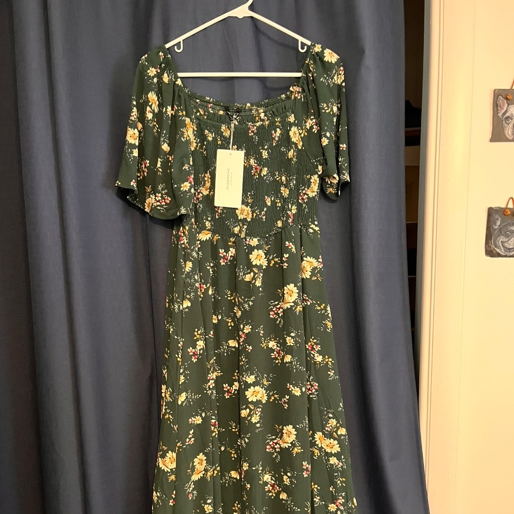 Floral pocket flutter sleeve Square neck split hem dress…BloomChic size 12/L